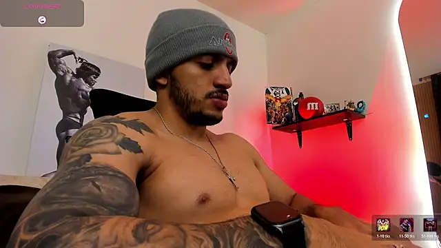 LiamReigns_ webcam