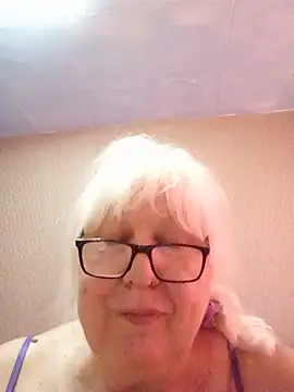Alexia64231 live cam on StripChat