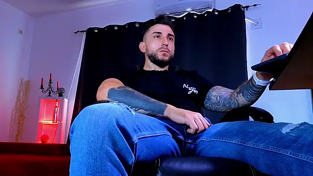 MightyAaron66 webcam