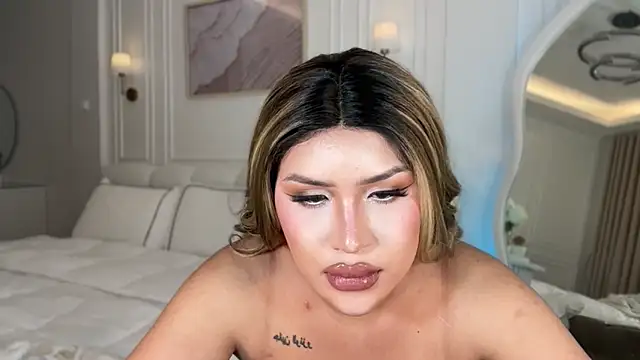 Your_Majesty_Tyra webcam