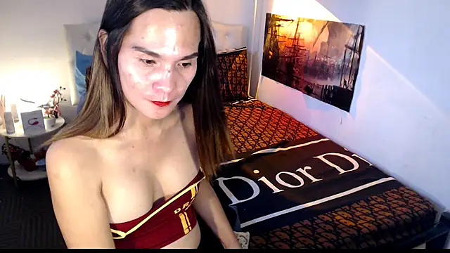 NinaDOM4CUM webcam