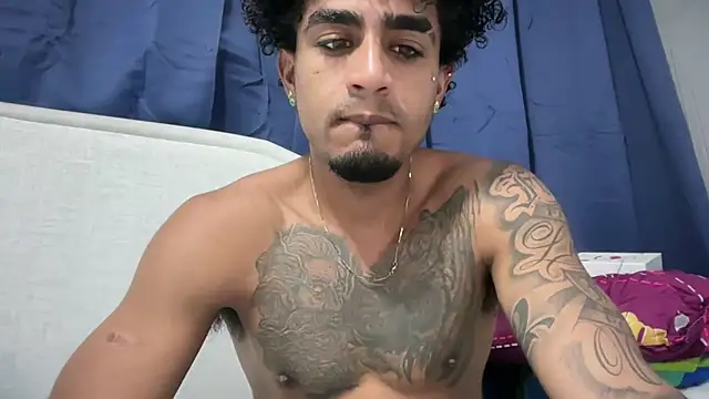 dominic_brandd23 webcam