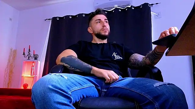 MightyAaron66 webcam