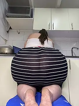 Chloee_Peach webcam
