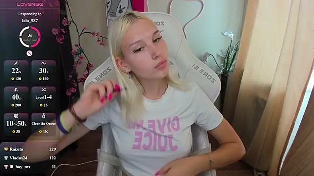 EvelinaLuu webcam