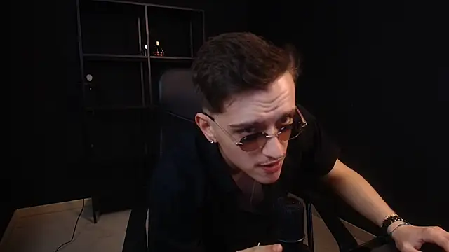 FelixStarkk live cam on StripChat
