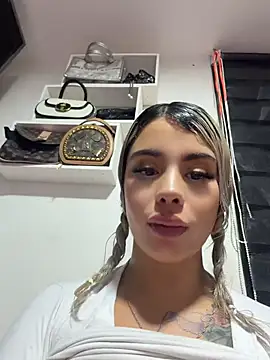YouCandiSumisa webcam