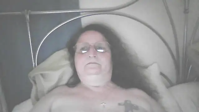 HurtfulExplorer67 webcam
