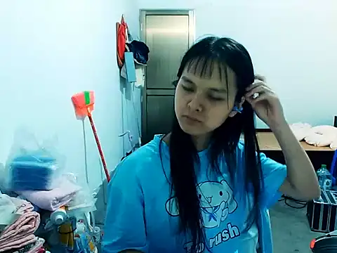 RebelAura live cam on StripChat