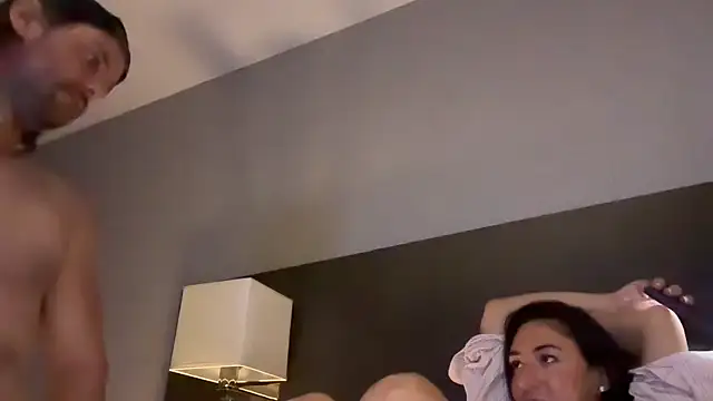 mr_mrs_glitter webcam