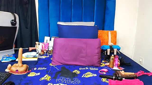 Freakyslut-39 webcam