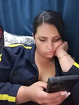 YINNA__24 webcam