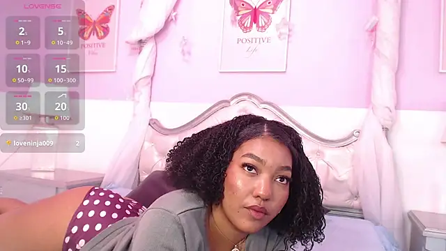 KarinaVillalobo webcam
