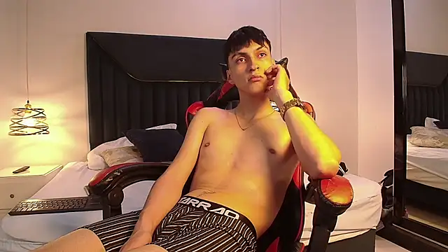 LeoDrake_ webcam