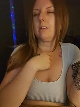 TattedMamaXOXO webcam