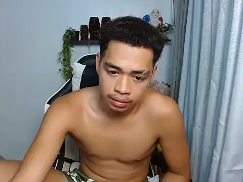curlyasian_njxx webcam