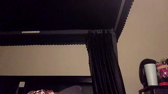 PoppingPussyPop webcam