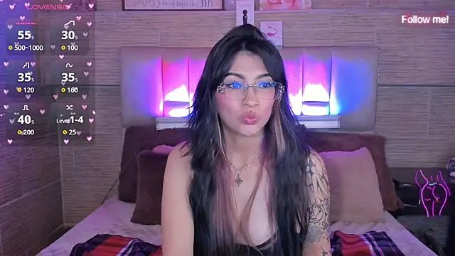 mia_devine_ webcam