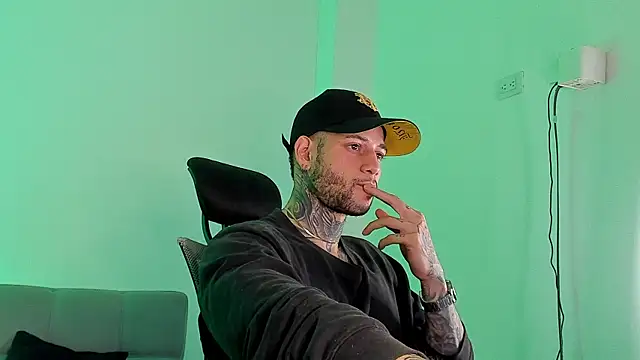 _jamesleandros1 webcam
