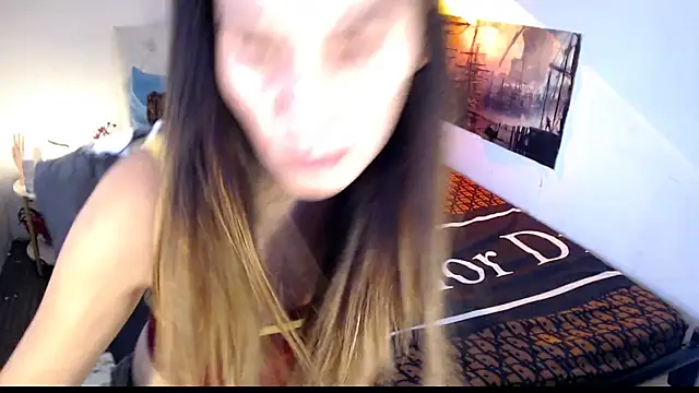 NinaDOM4CUM webcam