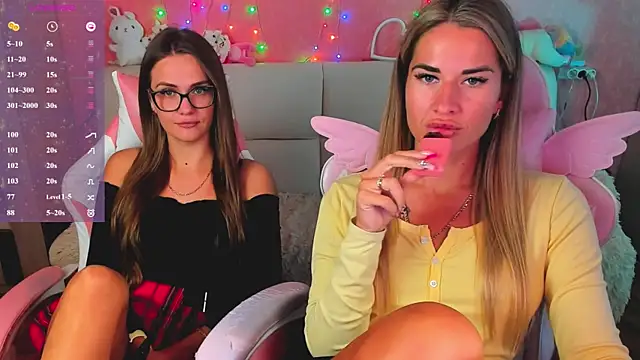 hotty_girls_here (Ask my age) - HOT KISS