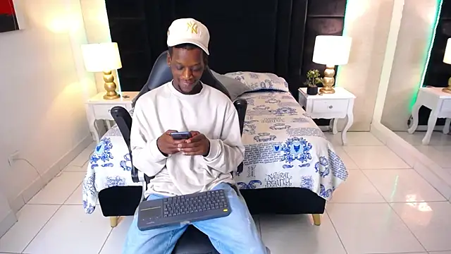 SkylerBigxxx webcam