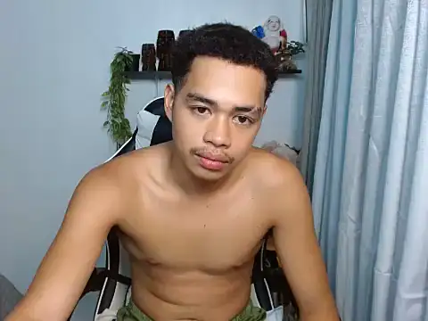 curlyasian_njxx webcam