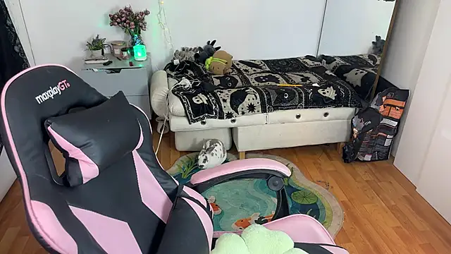 ari_kat webcam