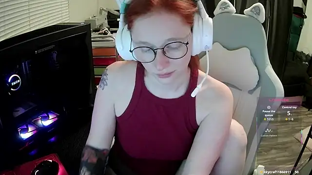 LilyFoxxx webcam