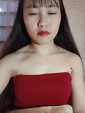 Cherry-squirtt live cam on StripChat