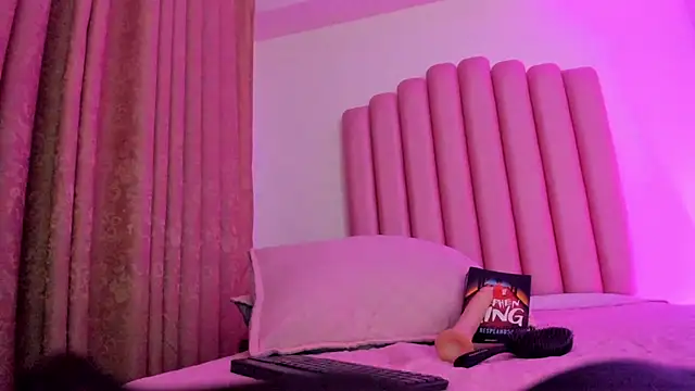 Lana_fox01 live sex cam