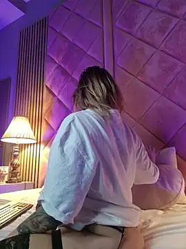 IveySin live cam on StripChat