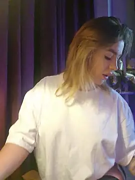 IveySin webcam