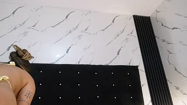 Annyy_Rosse webcam