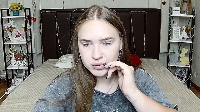 LauraHlot webcam