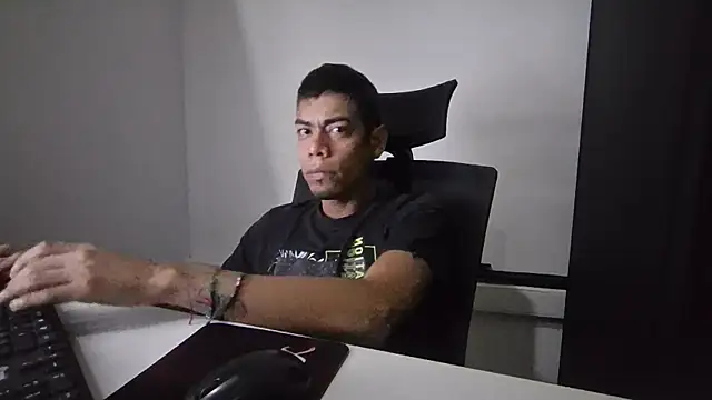latinbigcrazy webcam