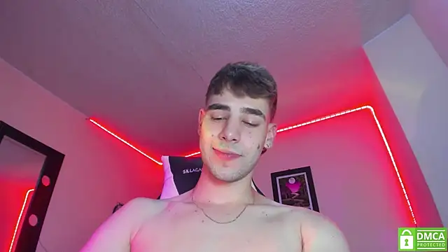 YourGirlfriendsFavorite webcam