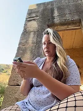 Mona_Plus