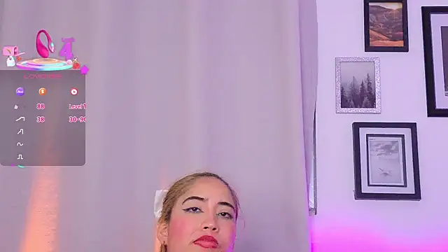 ScarlettAndClark webcam