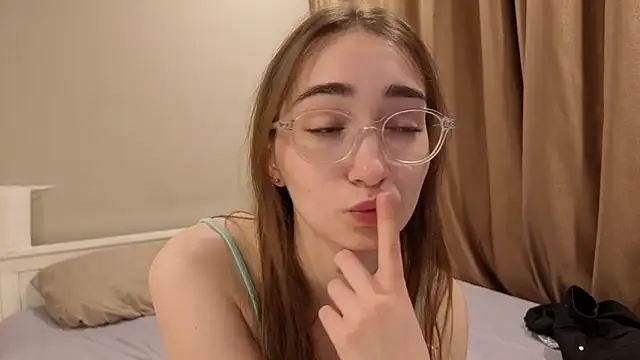 PollyBeev webcam