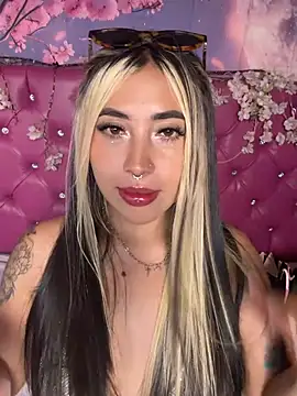 ManuelaVeeleez webcam