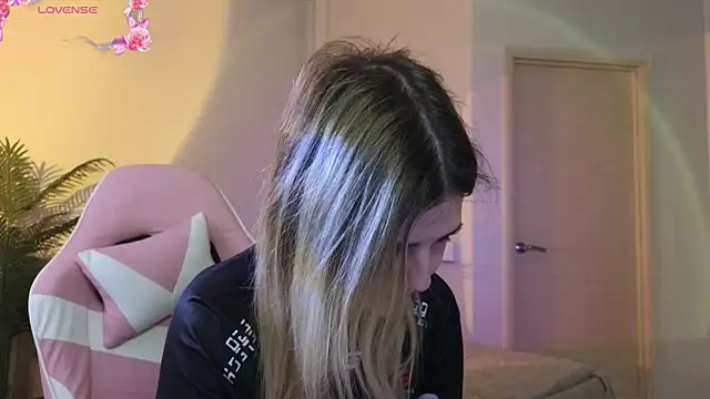 TonyaMeow webcam