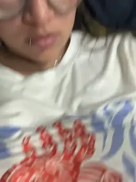 Annie_and_Raveenn webcam