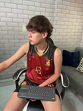 Nicola_hard webcam