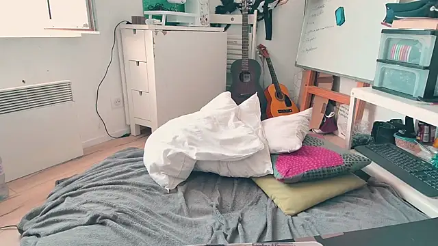 CeriseLapine webcam
