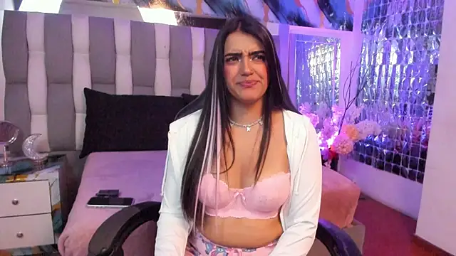 IsaDiiaz live cam on StripChat