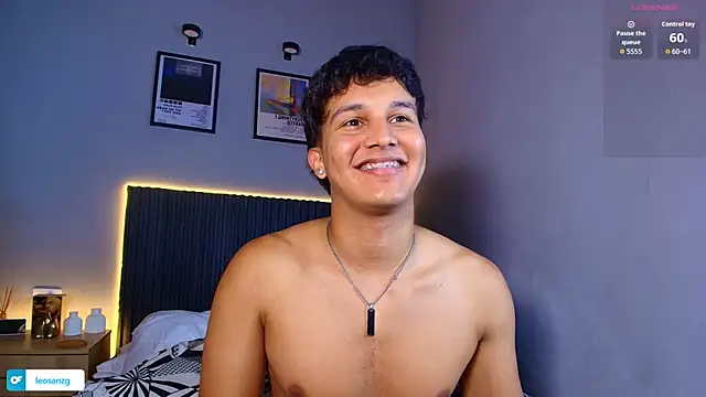 Leo_Savage_ webcam