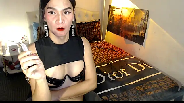 NinaDOM4CUM webcam