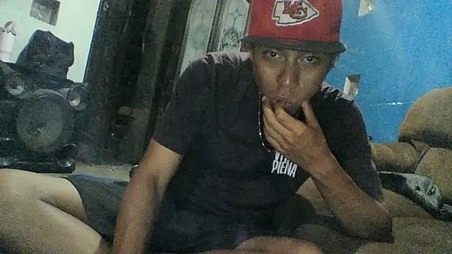 AlexAlejandro13 webcam