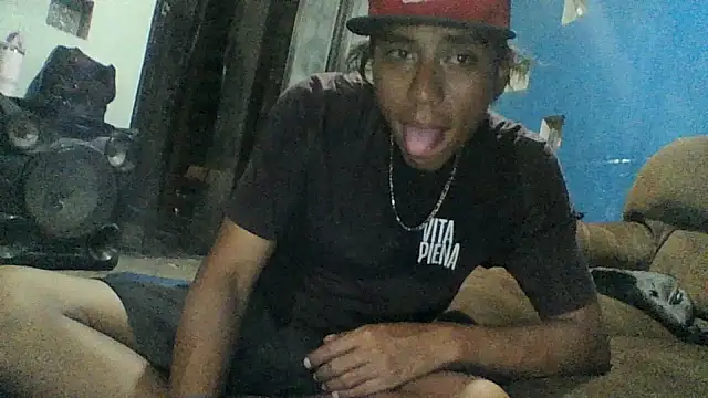 AlexAlejandro13 webcam